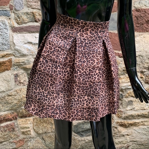 Honey Punch Dresses & Skirts - NEW Leopard Fitted Skirt Size S